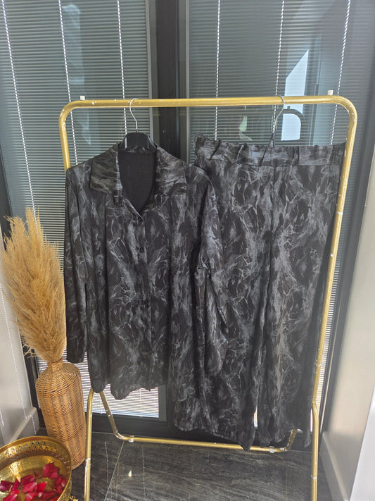 BLACK MARBLE PRINT COORD