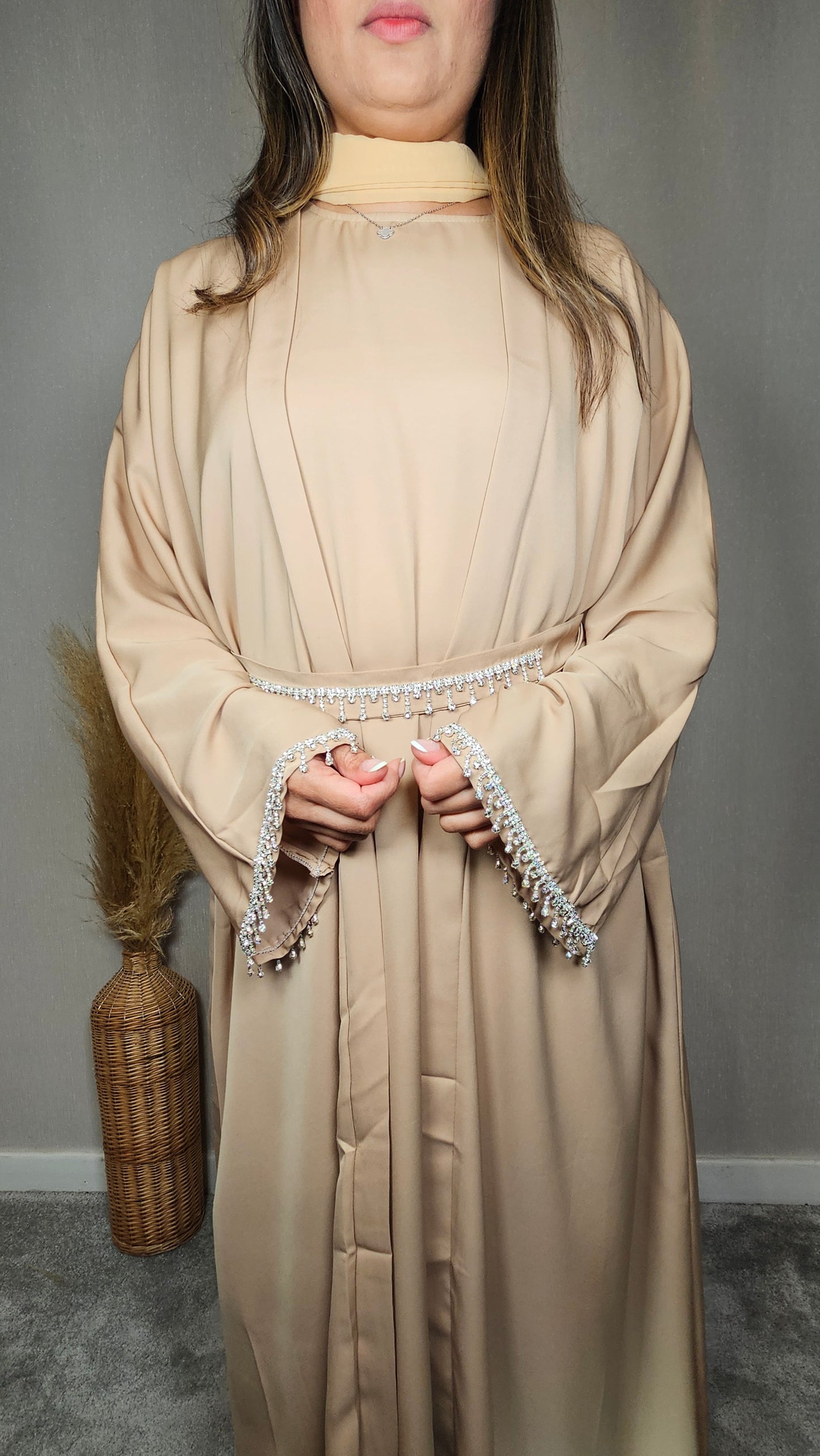 ROSALEE DIAMANTE ABAYA BEiGE
